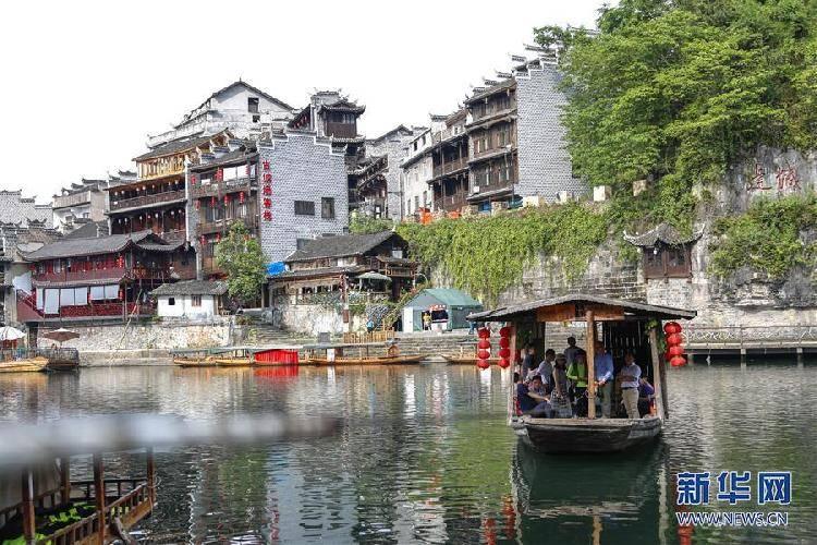 给孩子报兴趣班，需要征得孩子的同意吗？游戏画面